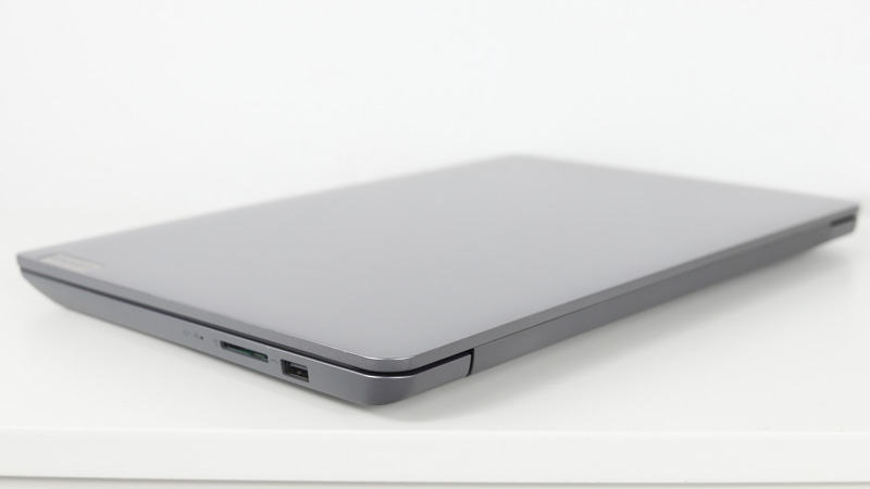 Lenovo IdeaPad Slim 370i 14 Intel 筐体外観