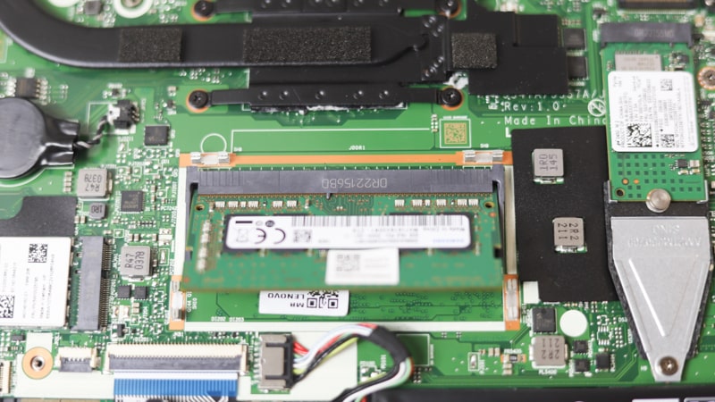 Lenovo IdeaPad Slim 370iのメモリの増設方法