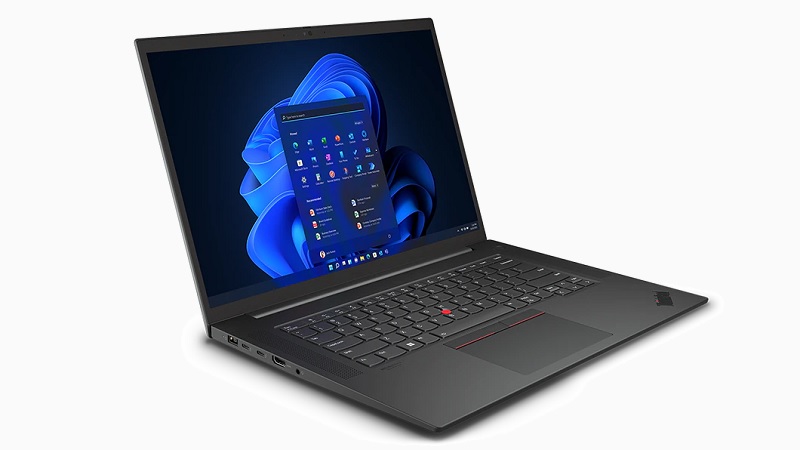 Lenovo ThinkPad P1 Gen 5 左斜め前から