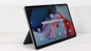 Lenovo Tab P11 Pro Gen 2 左斜め前から