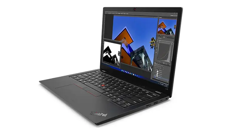 Lenovo ThinkPad L13 Gen 3 AMD 右斜め前から