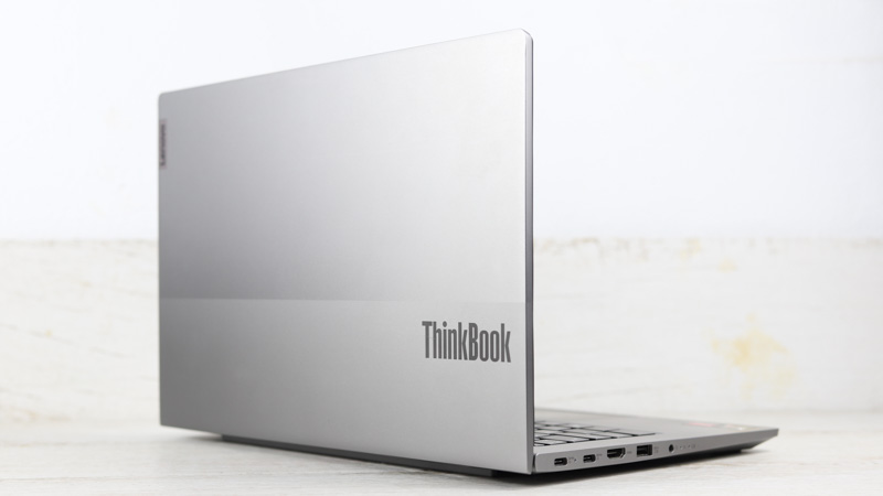 Lenovo ThinknBook 14 Gen4 AMD 後ろから
