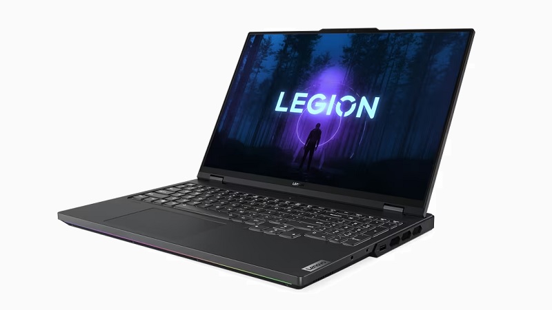 Lenovo Legion Pro 7i Gen 8 右斜め前から