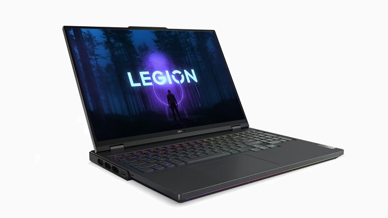 Lenovo Legion Pro 7i Gen 8 左斜め前から