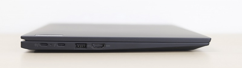 Lenovo ThinkPad X1 Carbon Gen 11 左側面