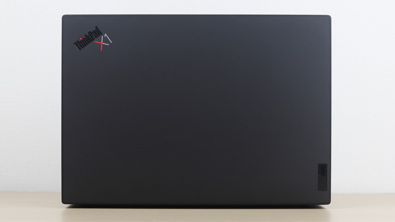 Lenovo ThinkPad X1 Carbon Gen 11の天板