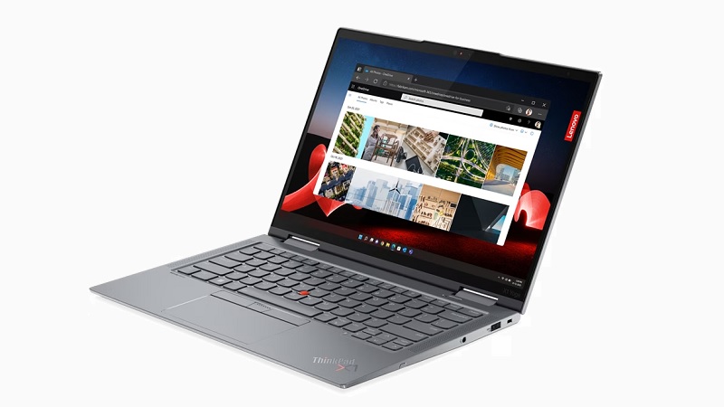 Lenovo ThinkPad X1 Yoga Gen 8 右斜め前から
