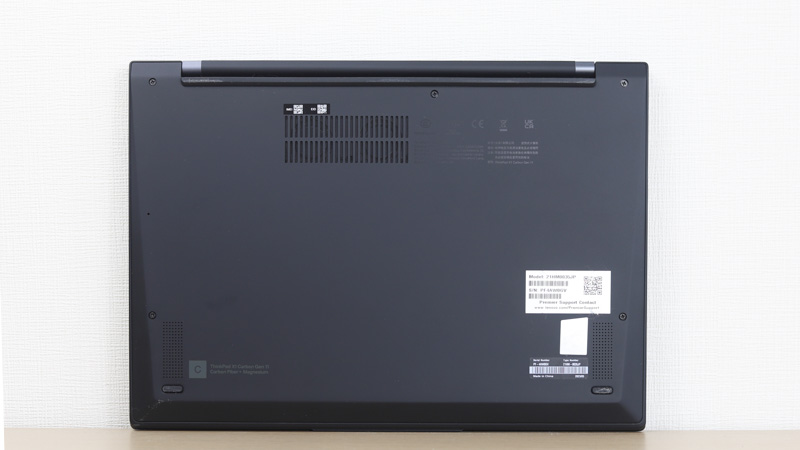 Lenovo ThinkPad X1 Carbon Gen 11の底面カバー
