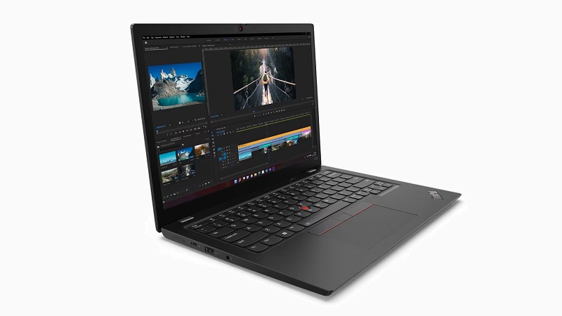 Lenovo ThinkPad L13 Gen 4 AMD 左斜め前から