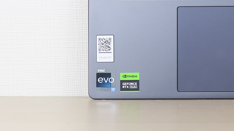 Lenvo Yoga Pro 7i Gen 8 14型 Evo認証