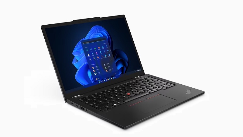 Lenovo ThinkPad X13 Yoga Gen 4 左斜め前から