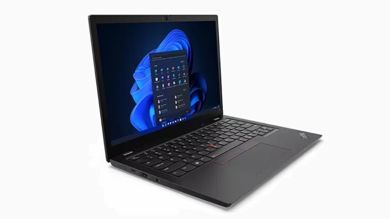 Lenovo ThinkPad L13 Gen 4 AMD 左斜め前から