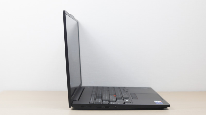 Lenovo ThinkPad E16 Gen 1 Intel 横から