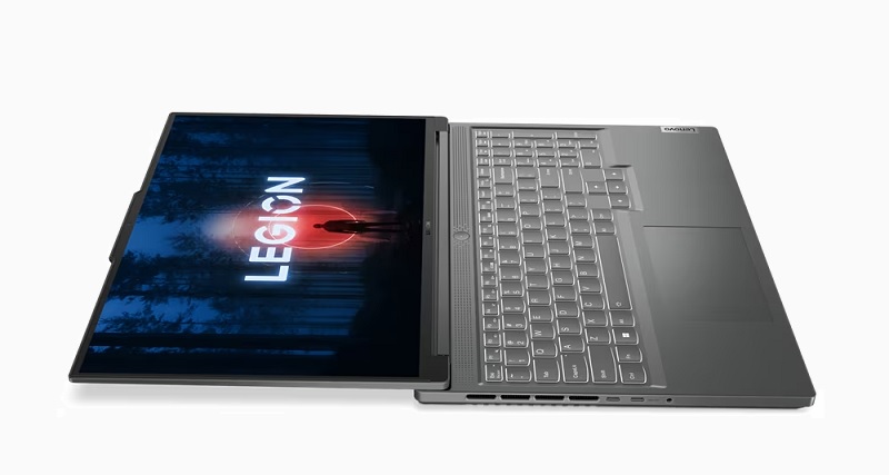 Lenovo Legion Slim 5 Gen 8 16型(AMD) ディスプレイを180度開いた状態