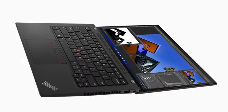 Lenovo ThinkPad P14s Gen 4 ディスプレイを180度開いた状態
