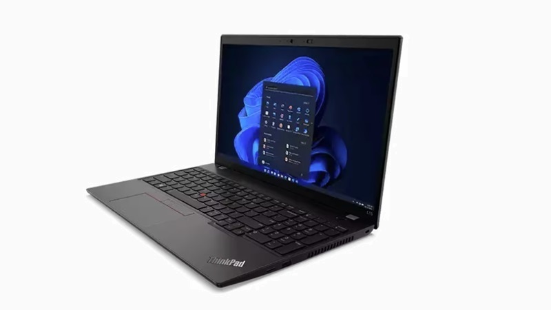Lenovo ThinkPad L15 Gen 4 Intel 右斜め前から