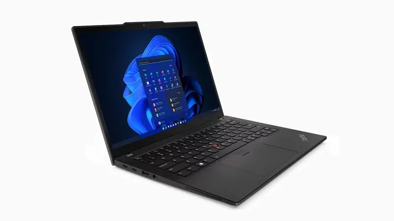 Lenovo ThinkPad X13 Gen 4 AMD 左斜め前から