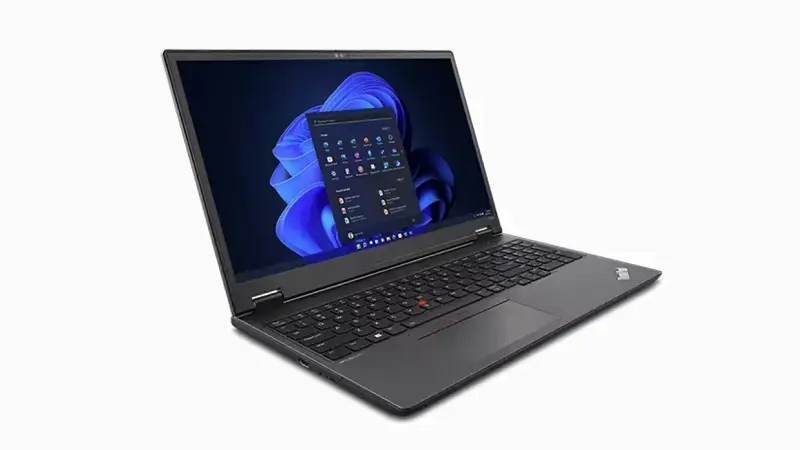 Lenovo ThinkPad P16v Gen 1 AMD 左斜め前から