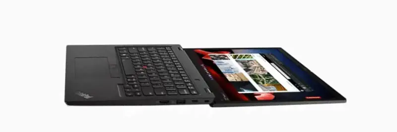 Lenovo ThinkPad L14 Gen 4 AMD ディスプレイを180度開いた状態