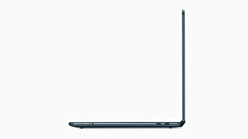 Lenovo Yoga Book 9i Gen 8 右側面インターフェイス