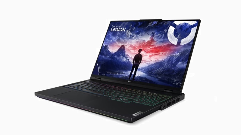 Lenovo Legion Pro 7i Gen 9 16型 右斜め前から