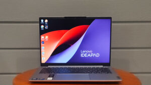 Lenovo IdeaPad Slim 5i Gen 9 正面から