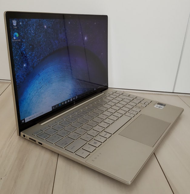 HP Envy 13-ba0000　左斜め前から