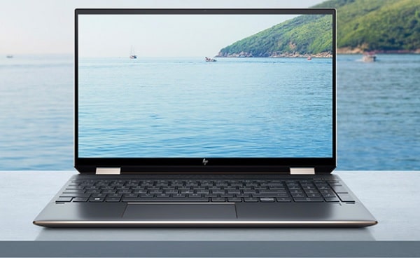 HP Spectre x360 15の外観・正面