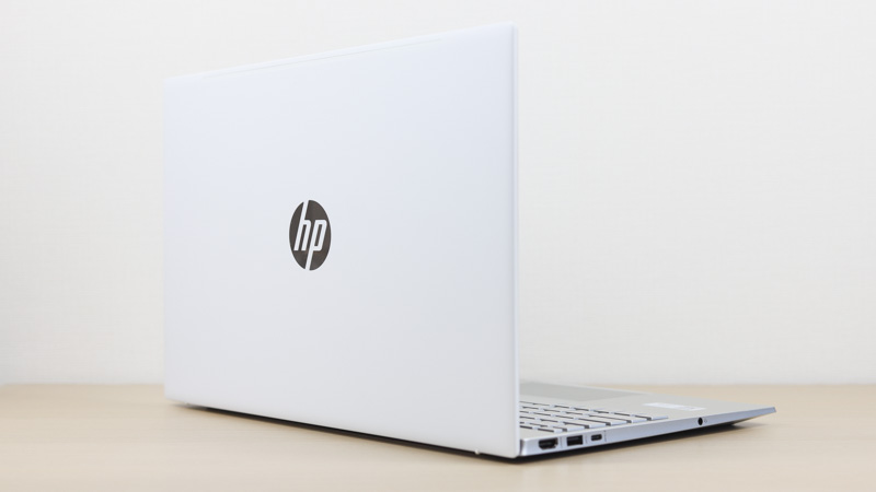 HP Pavilion 15-eg3000 背面