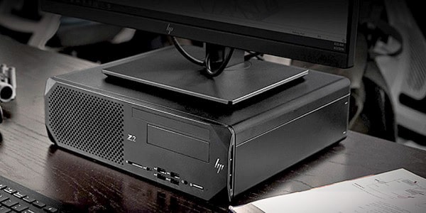 HP Z2 SFF G5 Workstationの上にモニターを設置