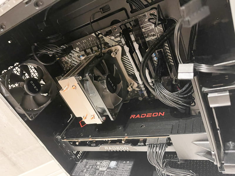 OMEN 25L(AMD) 筐体内部のファン