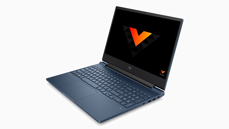 HP Victus 15 (インテル) 右斜め前から