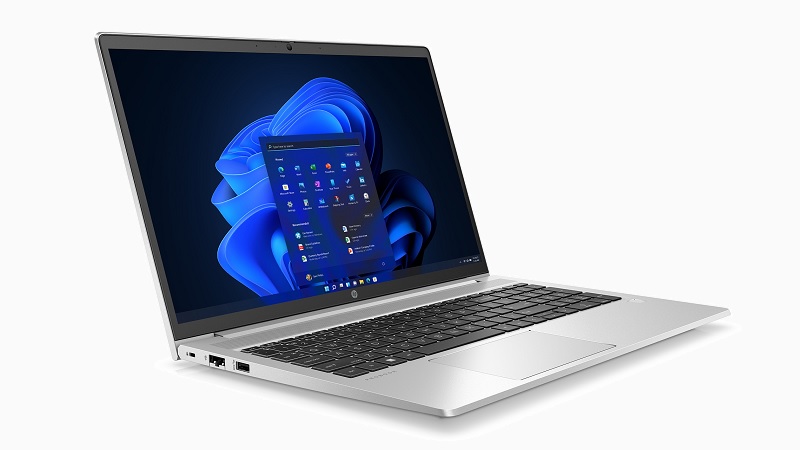 HP ProBook 450 G9 左斜め前から