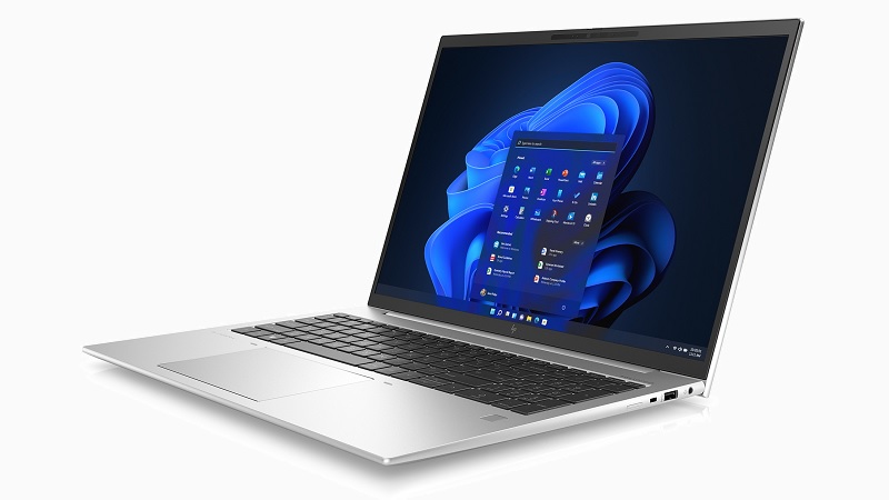 HP EliteBook 860 G9 右斜め前から