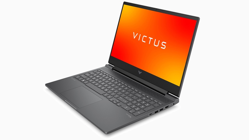 HP Victus 16-r 2024年モデル 右斜め前から