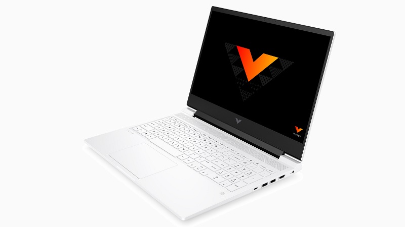 Victus 16 2023年モデル　右斜め前から