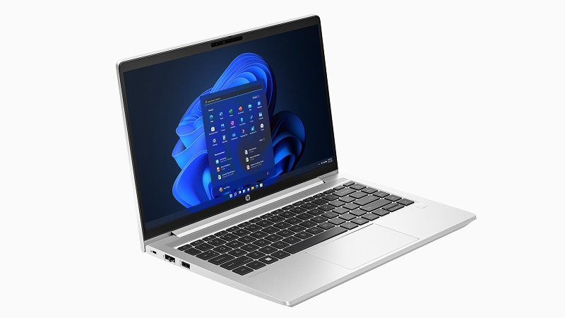 HP ProBook 445 G10 左斜め前から