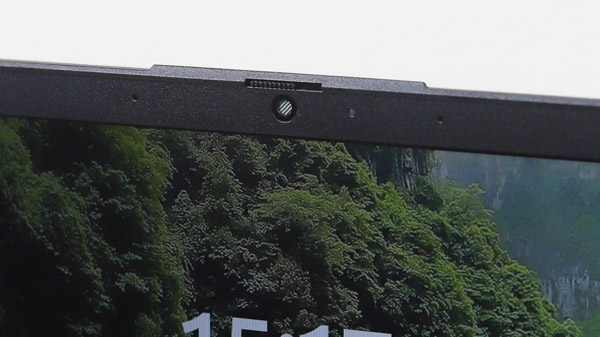 HP 15-fc Webカメラ　カメラシャッターを閉じた状態