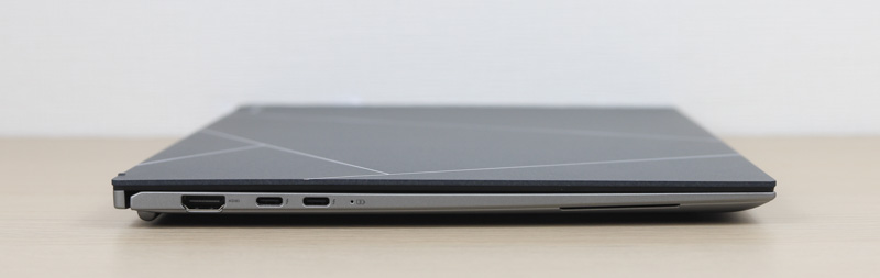 ASUS Zenbook S 13 OLED 左側面