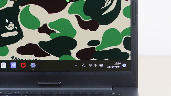 Vivobook S 15 OLED BAPE Edition ベゼル幅