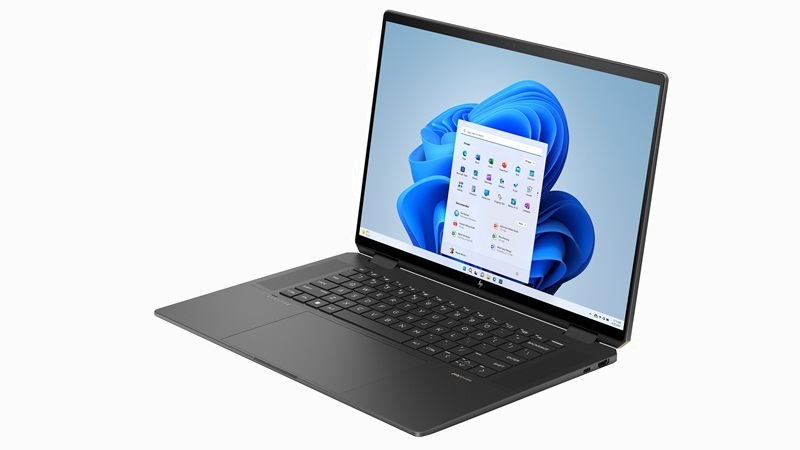 HP Spectre x360 16-aa 右斜め前から